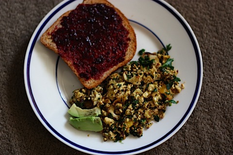tofu scramble plated.JPG