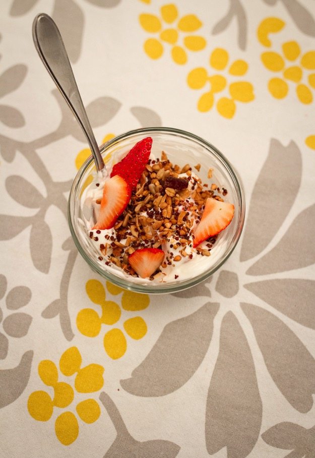 greek yogurt with berries and cereal