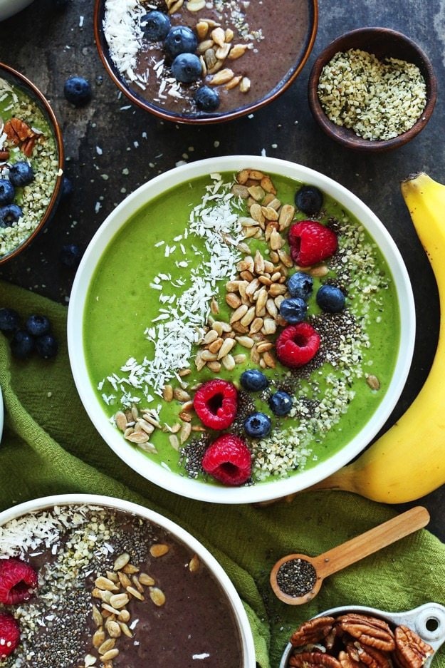 AMAZING Green Smoothie Bowls Change the color with shade of berry The BEST way to make a smoothie a meal vegan glutenfree