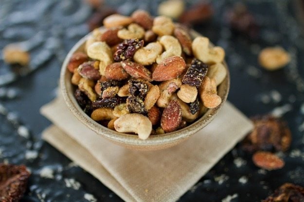 A savory mix of roasted nuts with sun-dried tomatoes and Italian seasonings, this Pizza Trail Mix is the ultimate snack. 