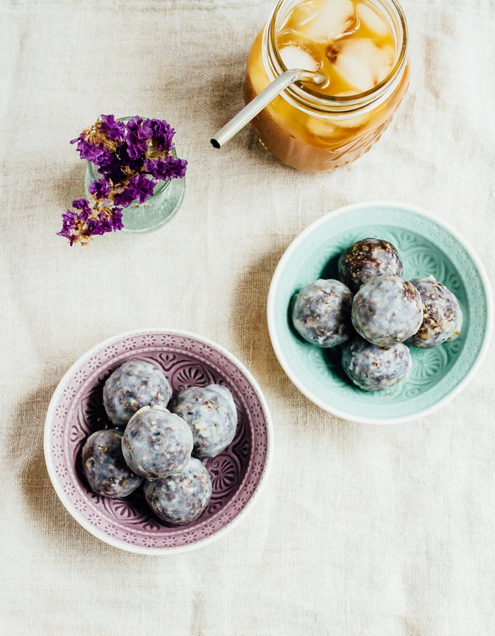 No Bake Blueberry Muffin Donut Holes // vegan and gluten-free 