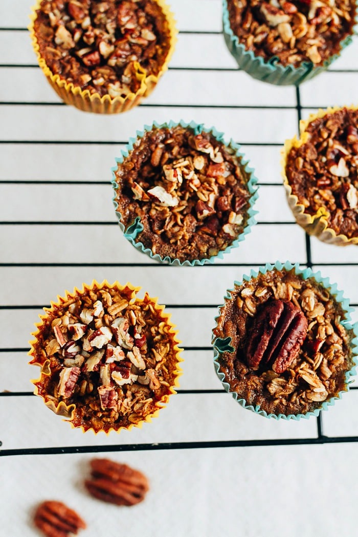 Chai oatmeal cups on a cooling rack.