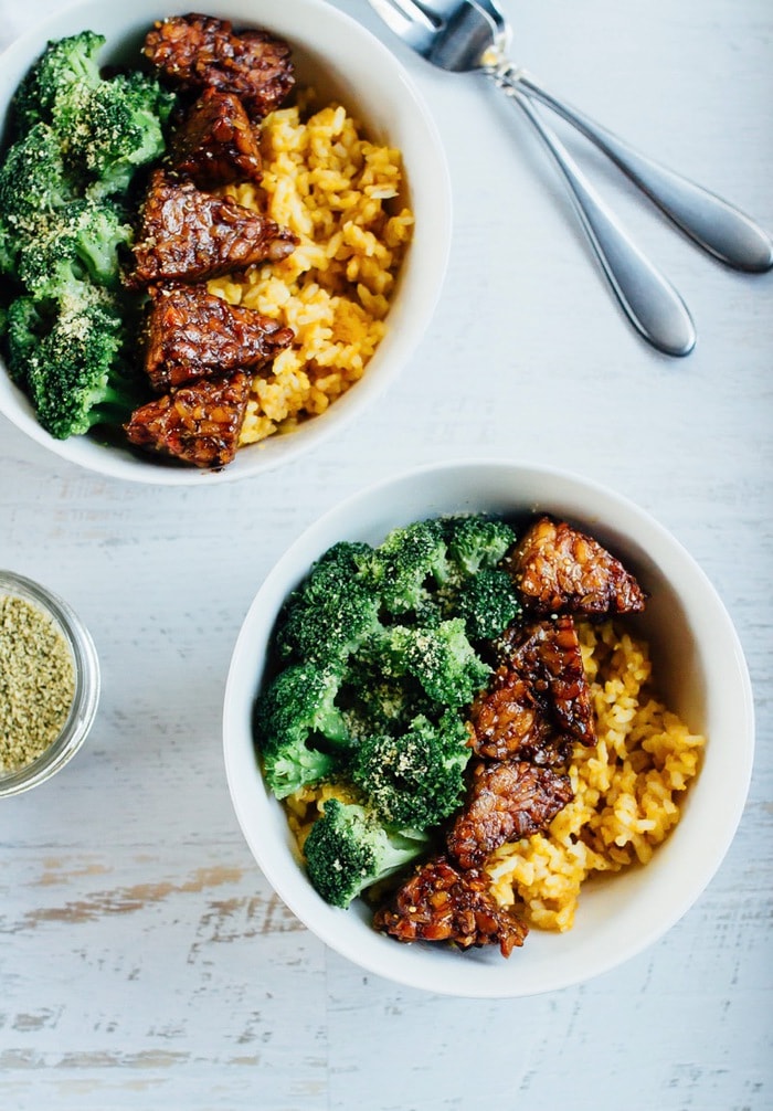 Maple Balsamic Tempeh Bowls with creamy pumpkin rice and steamed broccoli