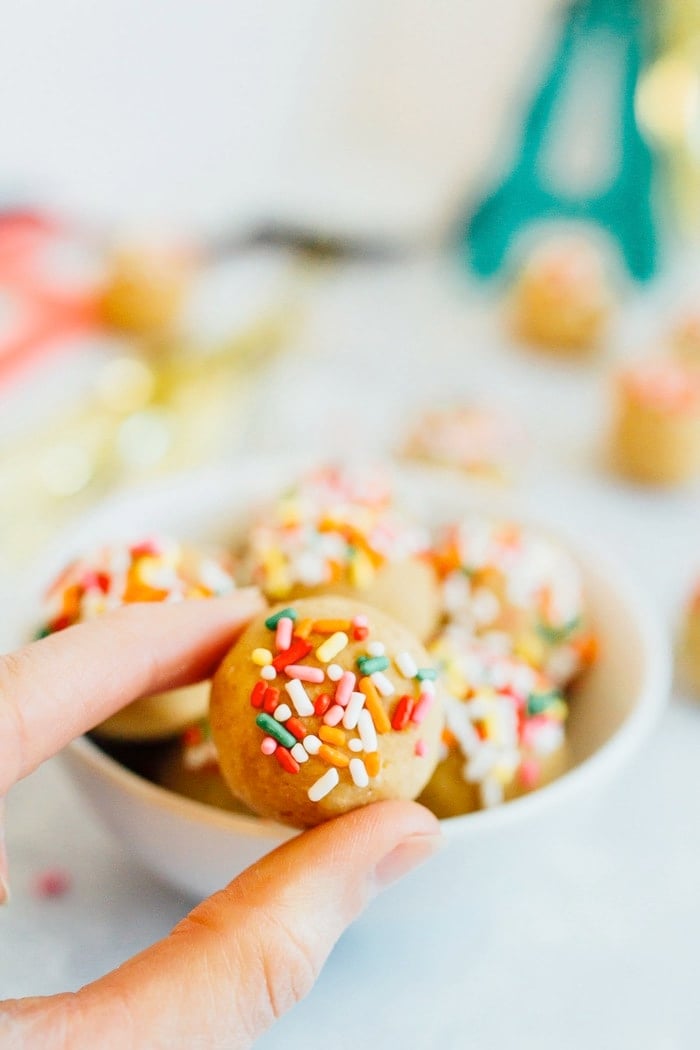 Have your cake and eat it too! These Vanilla Bake balls are moist, fluffy and taste like cake, but they're made with healthy ingredients like chickpeas, vegan protein powder and cashew butter. Vegan + gluten-free. 