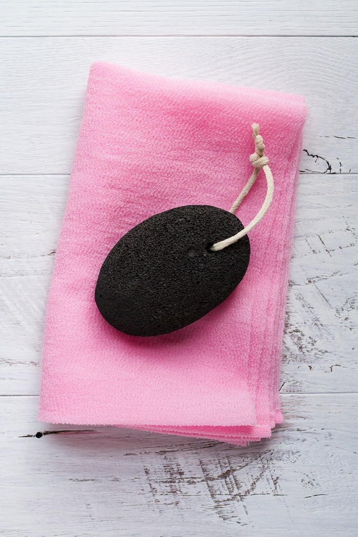 Salux Nylon Beauty Towel + Pumice Stone