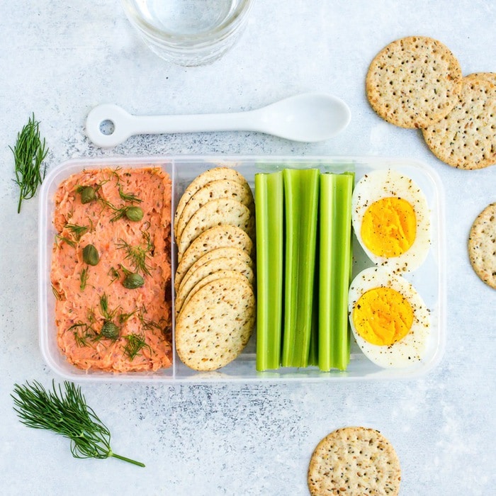 PACKABLE LUNCH IDEA: Smoked Salmon Dip with a hard boiled egg, crackers and celery. 