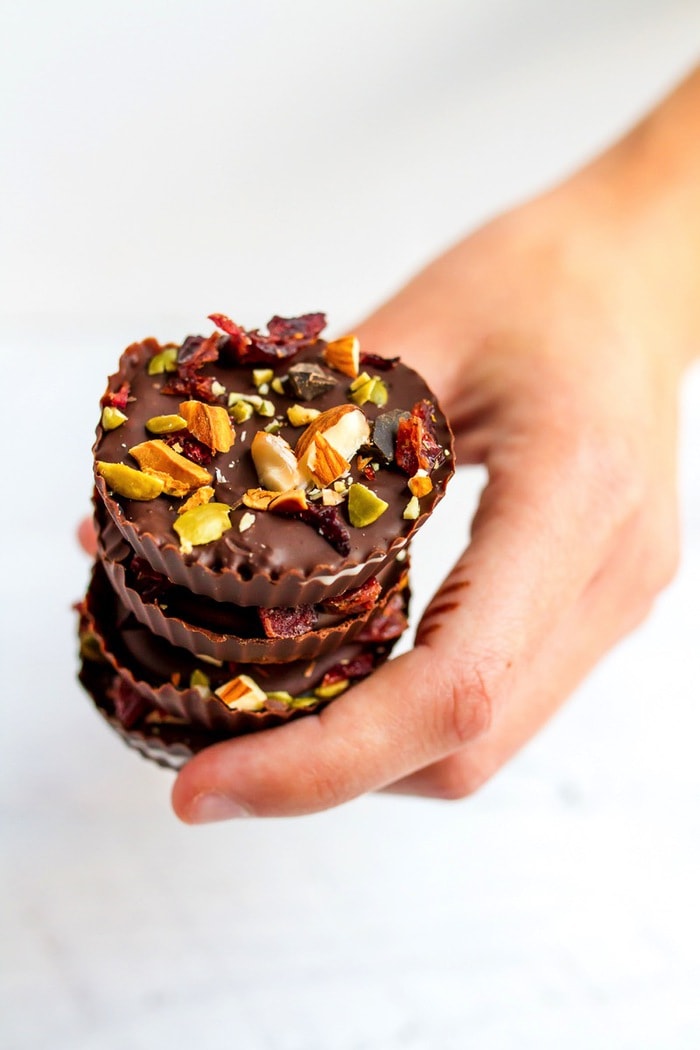 Homemade TRAIL MIX coconut butter cups // Vegan, gluten-free & paleo-friendly