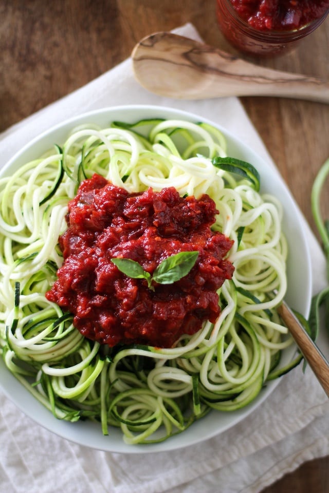 zucchini pasta with beet marinara