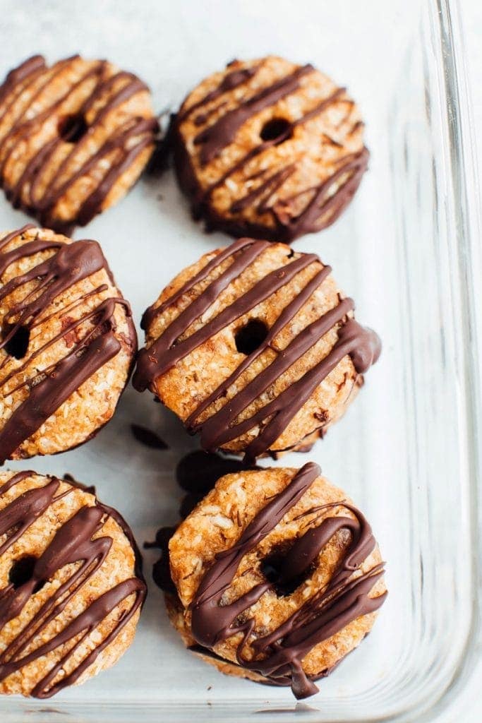 4-ingredient Samoas. Paleo friendly, vegan and gluten free. Drizzled with chocolate.