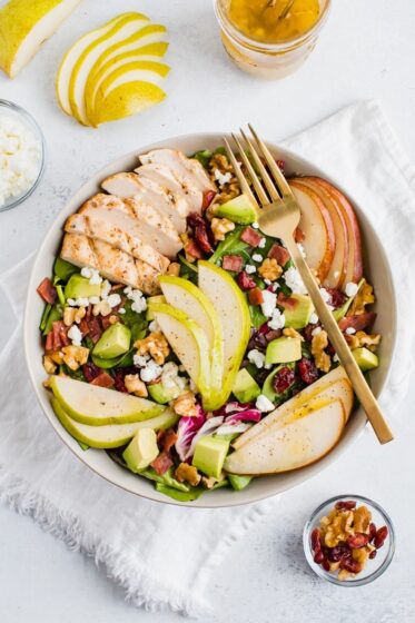 Pear Salad with Walnuts, Avocado and Grilled Chicken