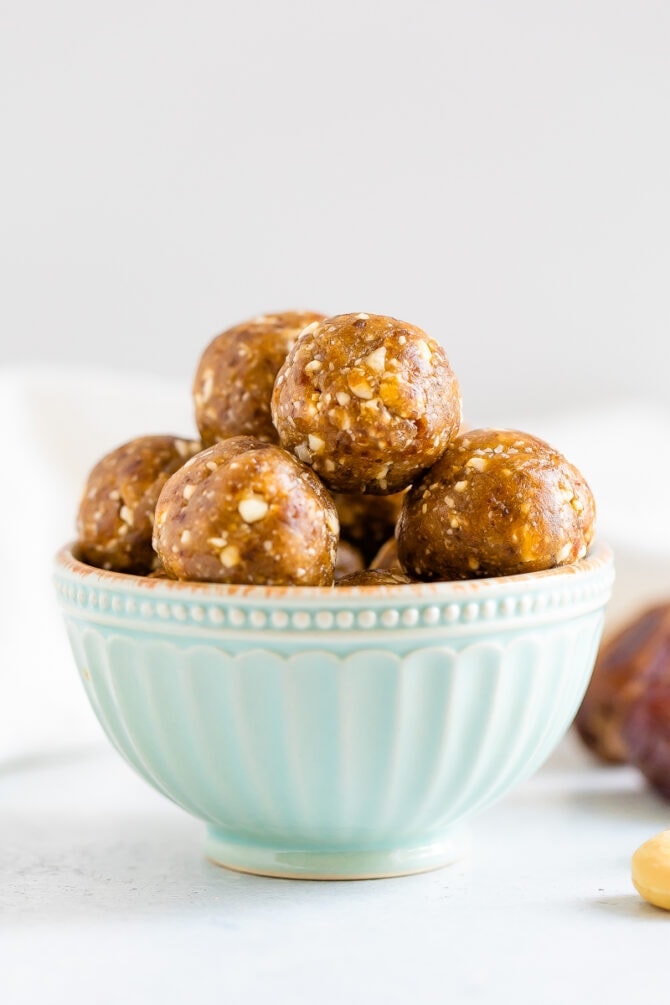 How to Make Date Energy Balls (10 Recipes) Eating Bird Food