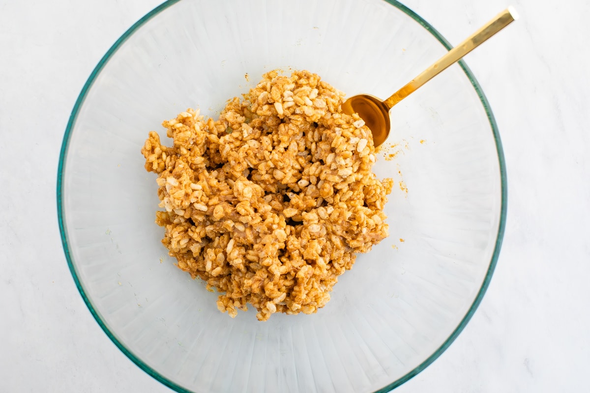 Bowl of rice krispie mixture.