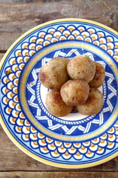 Healthy Baked Churro Donut Holes by Nutrition In The Kitch.