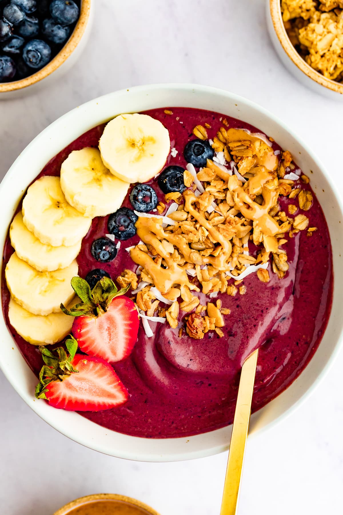 How to Make the Perfect Acai Bowl - Eating Bird Food