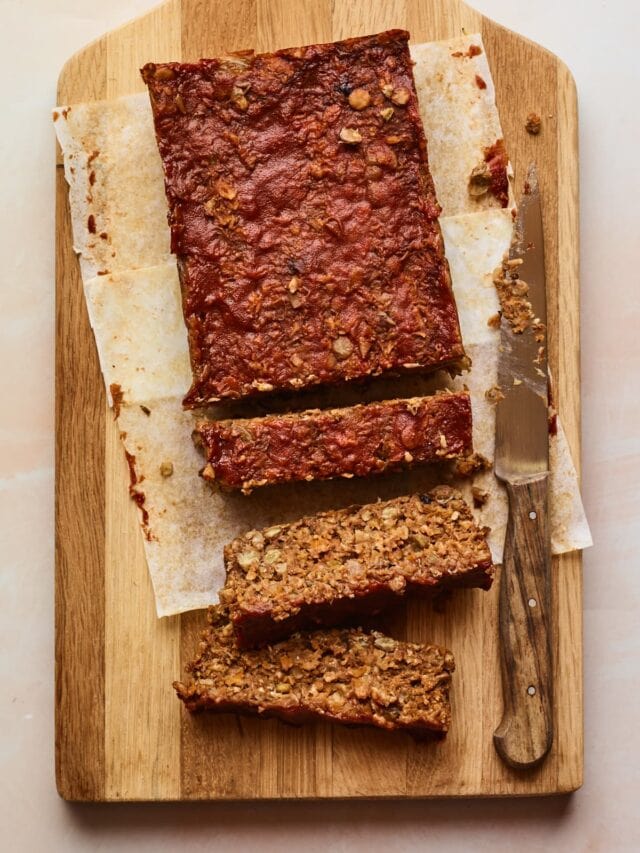 lentil-loaf-vegan-meatloaf-eating-bird-food