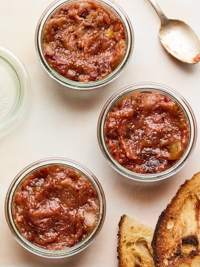Easy Fig Jam Eating Bird Food
