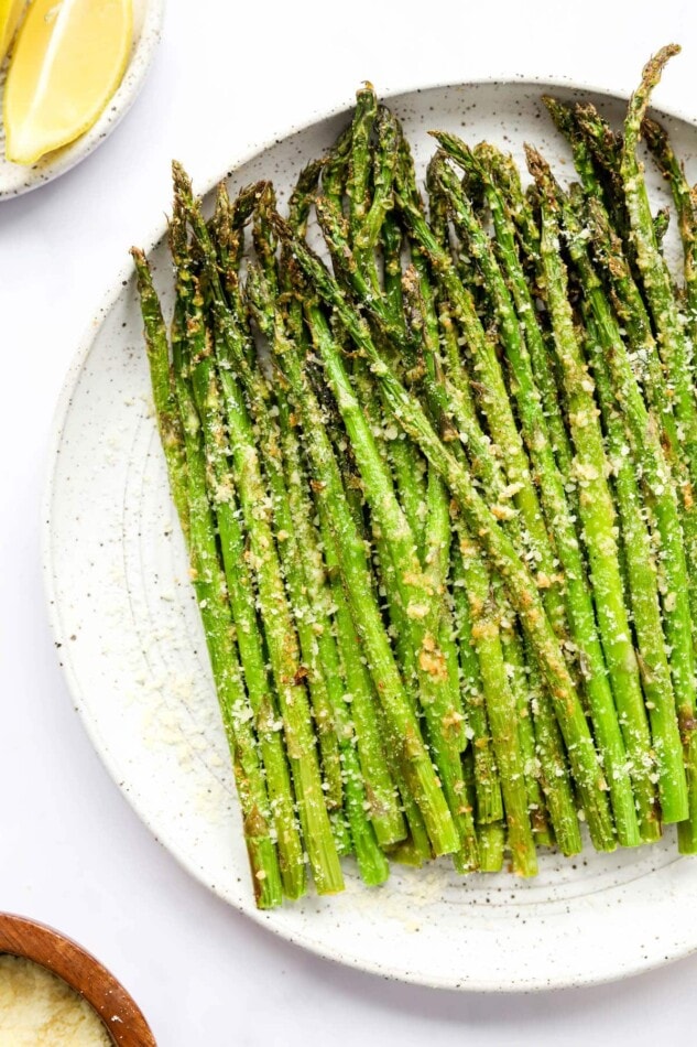 A plate with asparagus.