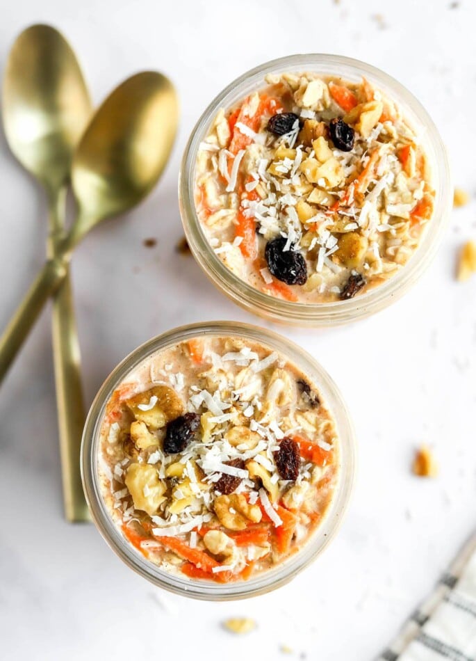 The BEST Carrot Cake Overnight Oats (Easy & Healthy!) - Jar Of Lemons