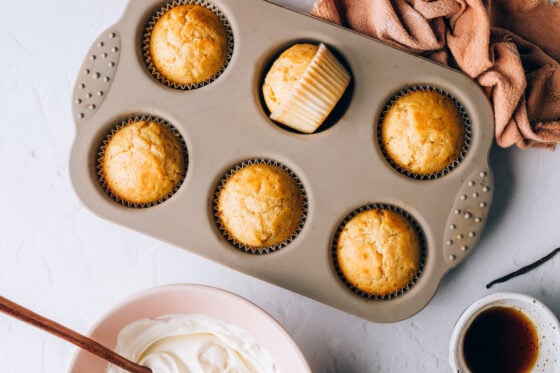 Six healthy vanilla cupcakes in a 6-cupcake baking pan.