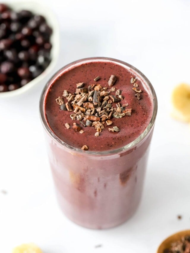 cropped-cacao-smoothie-angle-topped-with-cacao.jpg