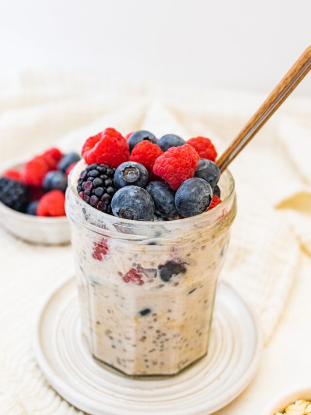 Low Calorie Overnight Oats Eating Bird Food
