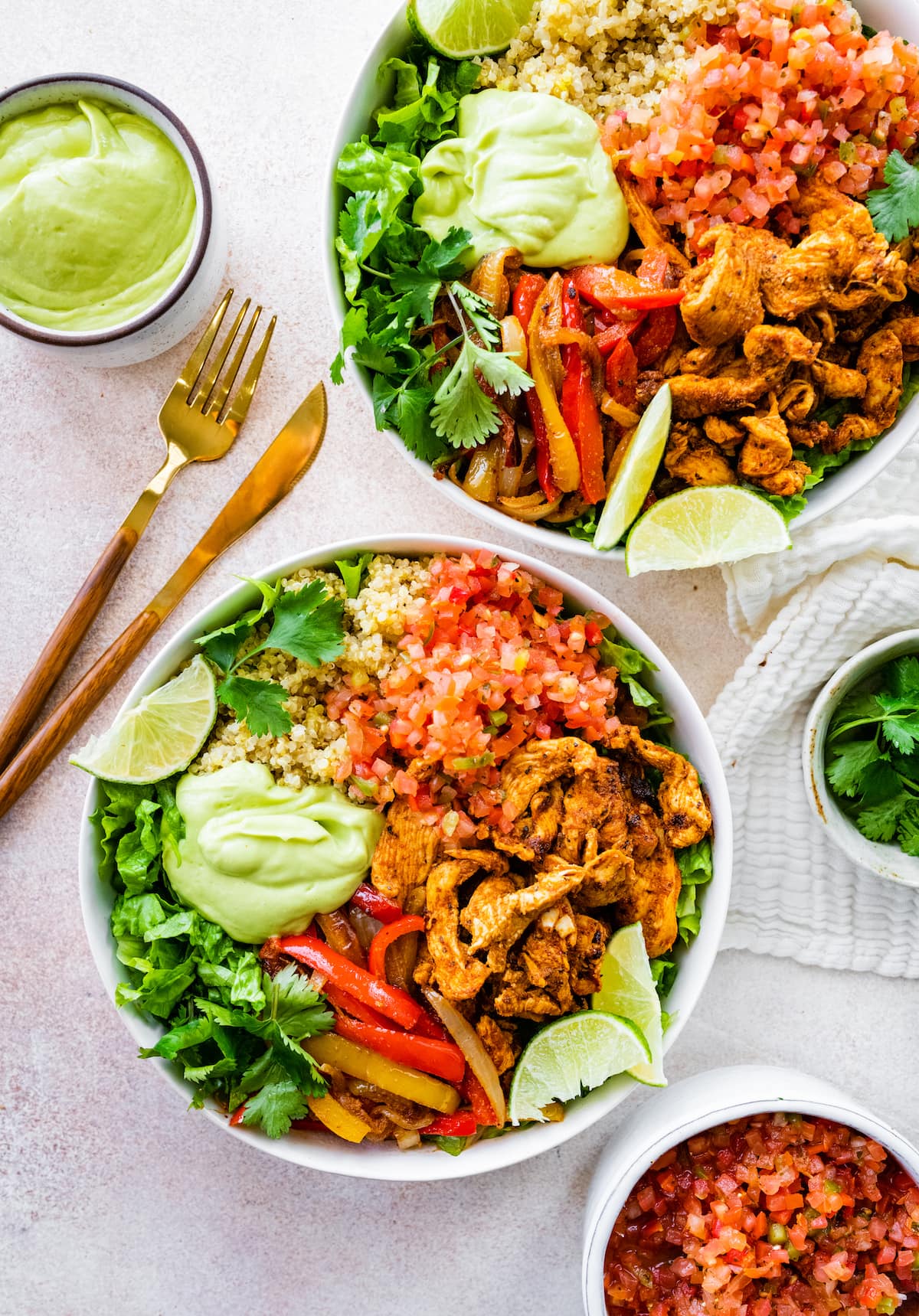 Chicken Fajita Meal Prep Lunch Bowls + Cilantro Lime Quinoa