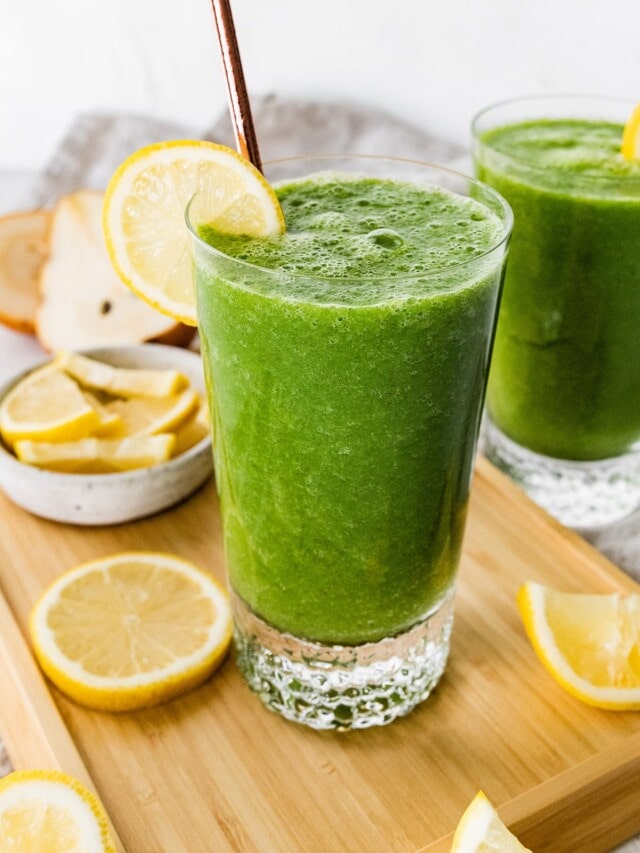 Green Lemonade Smoothie Eating Bird Food