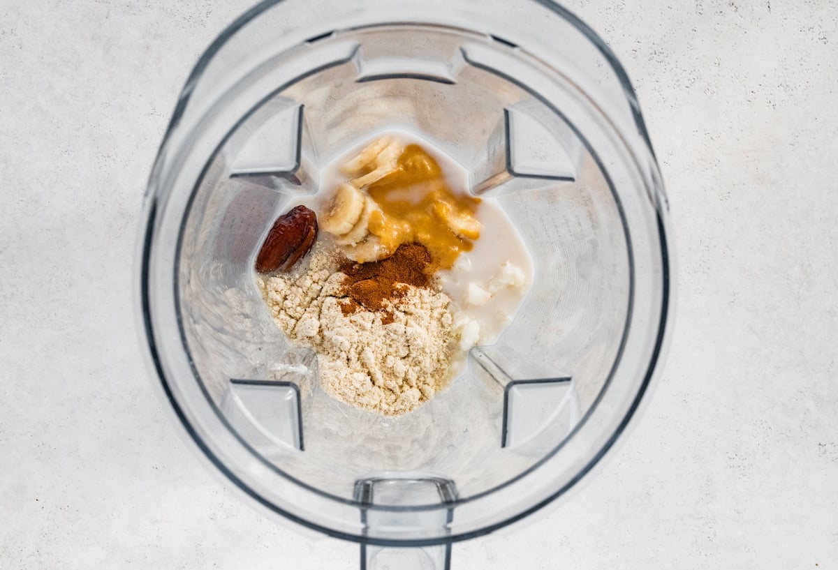 Tahini smoothie ingredients in blender.