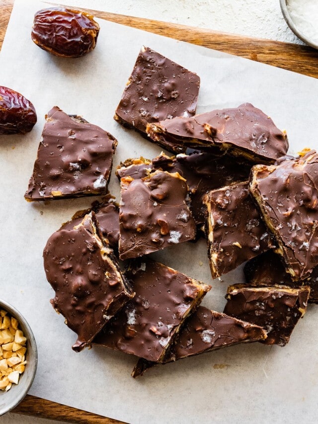 Date Bark Eating Bird Food
