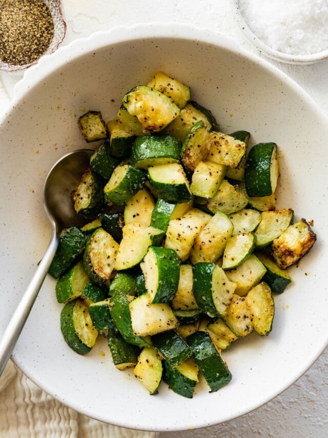 Air Fryer Zucchini Eating Bird Food