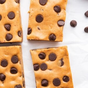 A close up photo of a few protein bars.