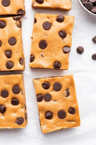 A close up photo of a few protein bars.