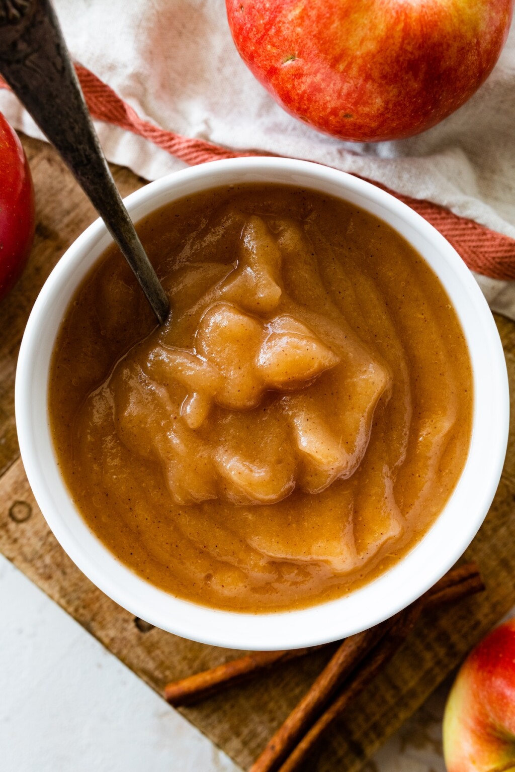 Easy Homemade Applesauce (No Sugar Added) - Eating Bird Food