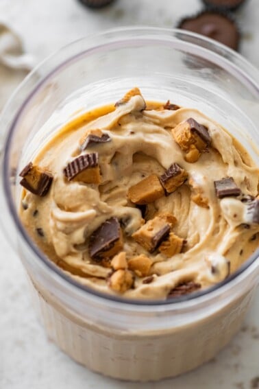 A peanut butter cup blizzard in a pint container.